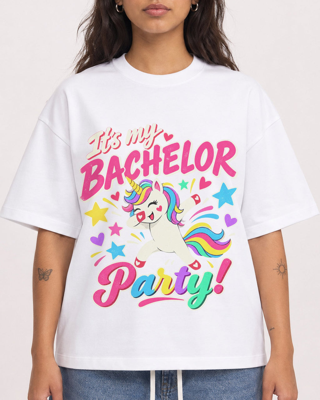 Mockup Boxy Heavyweight Tee White female close-up 06