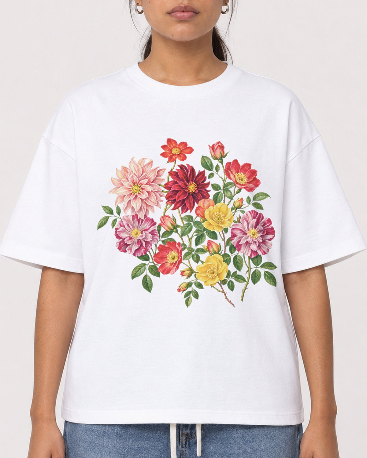 Mockup Boxy Heavyweight Tee White female close-up 16