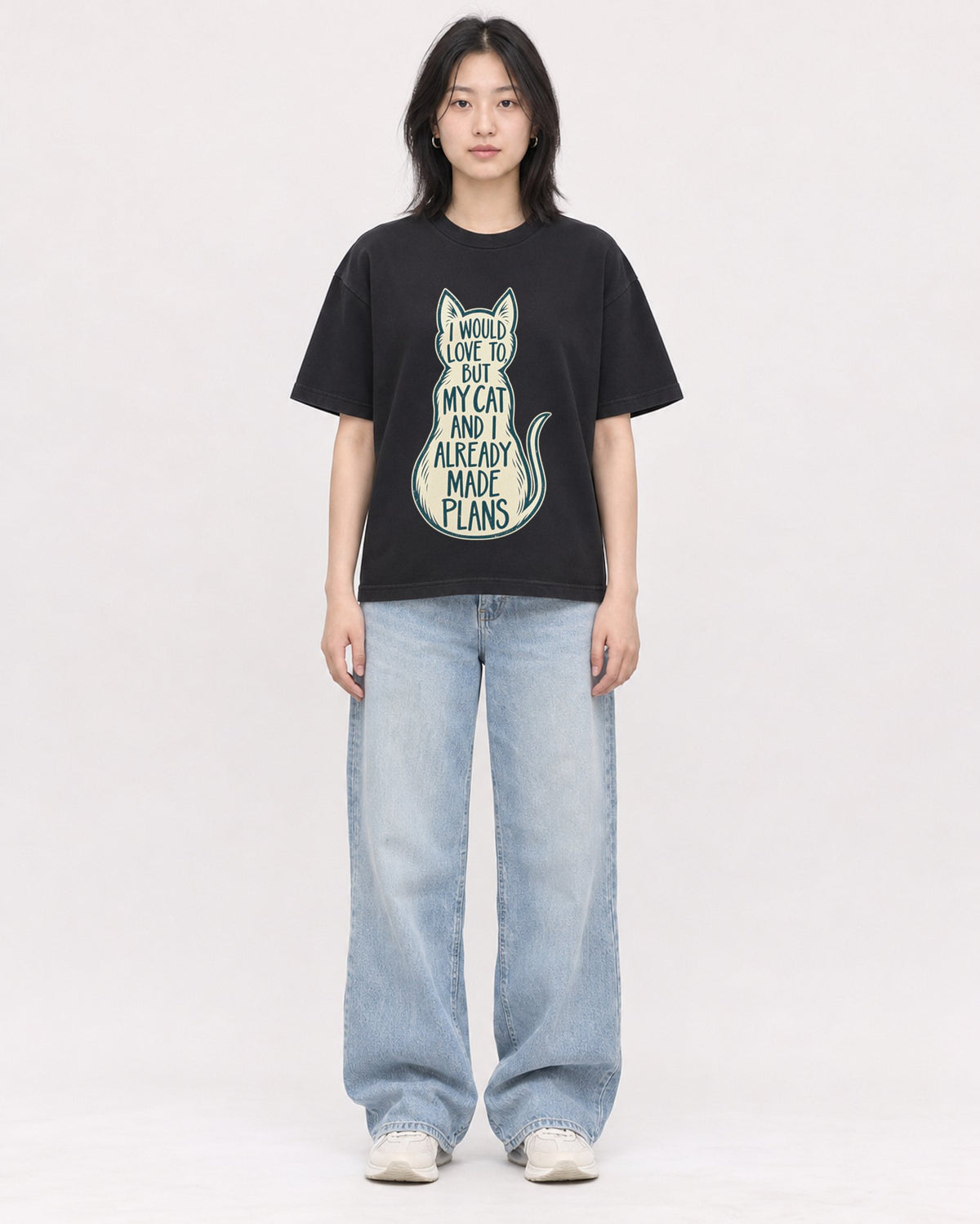 Mockup Boxy Heavyweight Tee Black female full-body 31