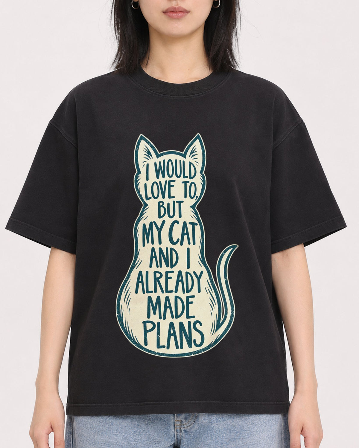 Mockup Boxy Heavyweight Tee Black female close-up 31