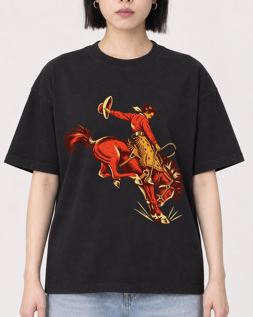 Mockup Boxy Heavyweight Tee Black female close-up 11