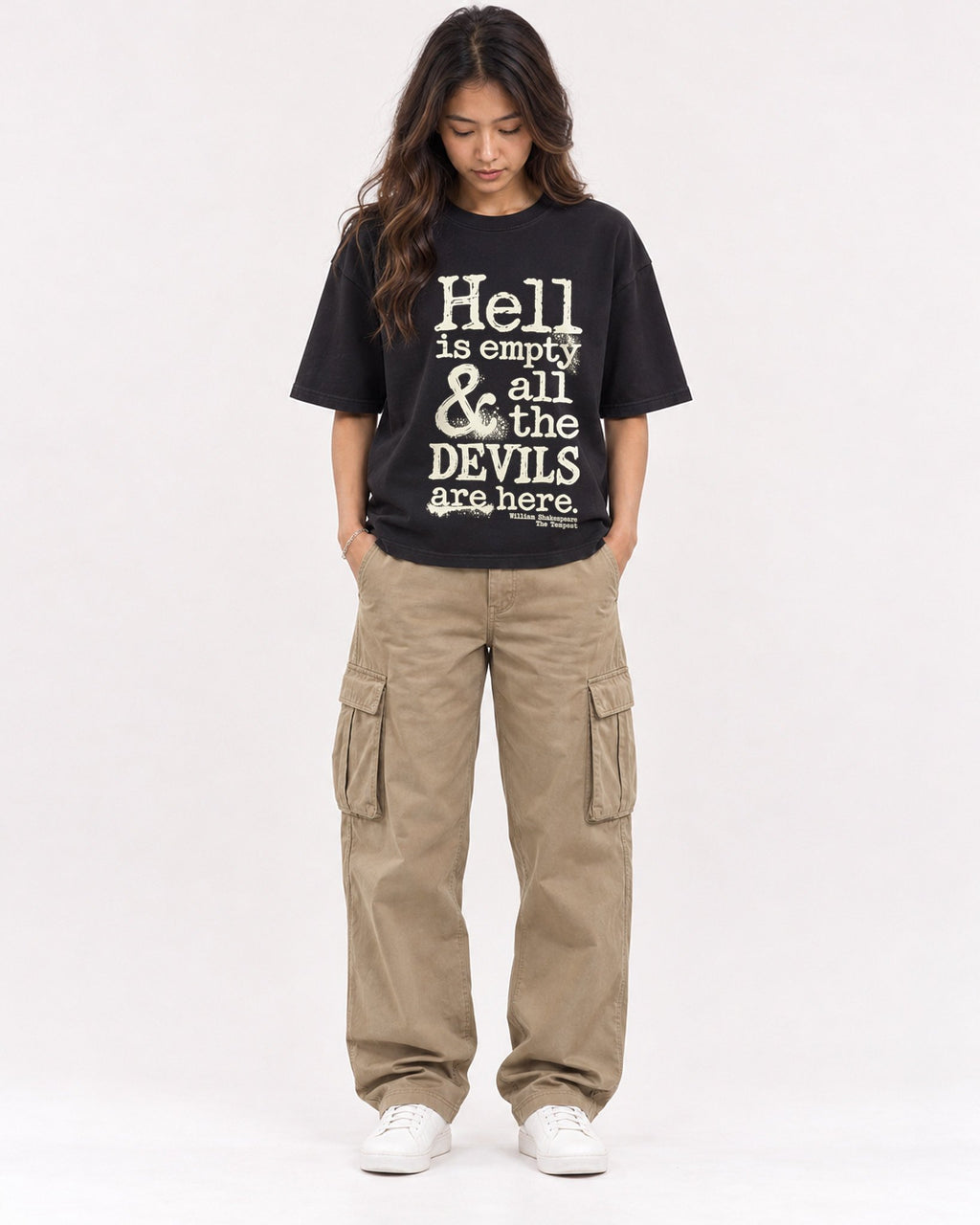 Mockup Boxy Heavyweight Tee Black female full-body 02