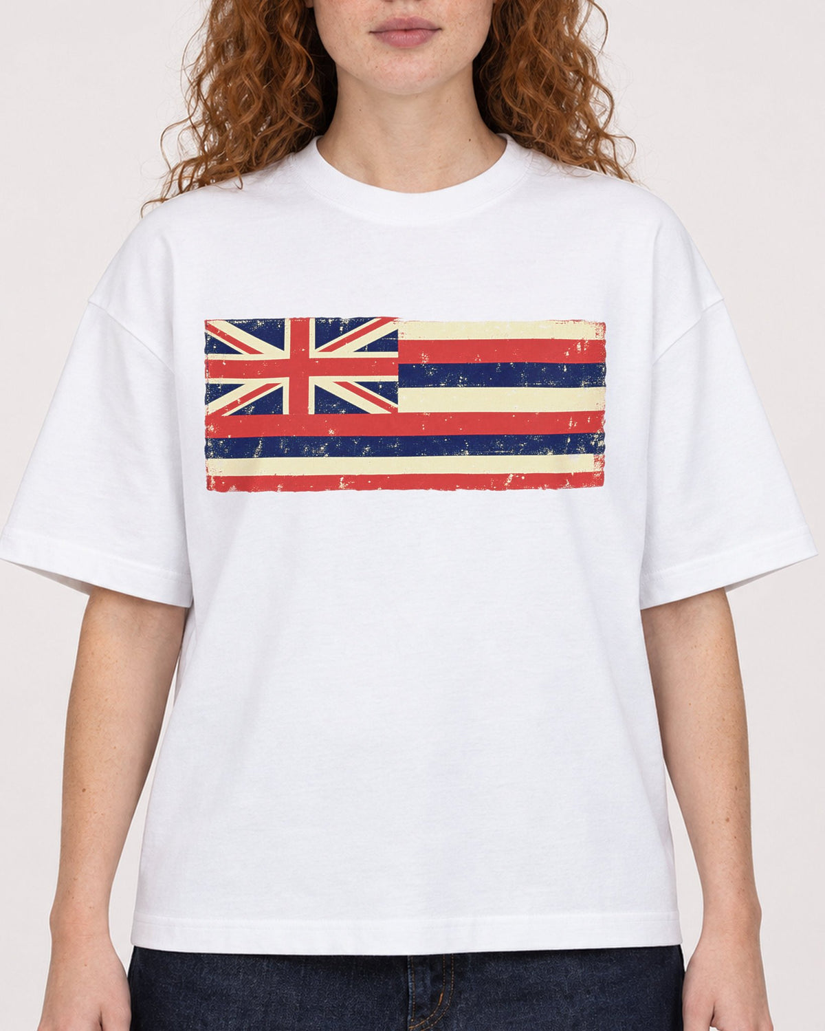 Mockup Boxy Heavyweight Tee White female close-up 09