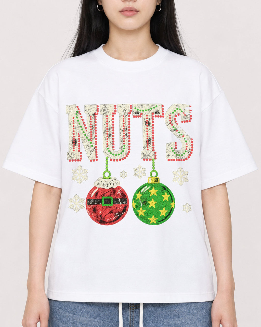 Mockup Boxy Heavyweight Tee White female close-up 01