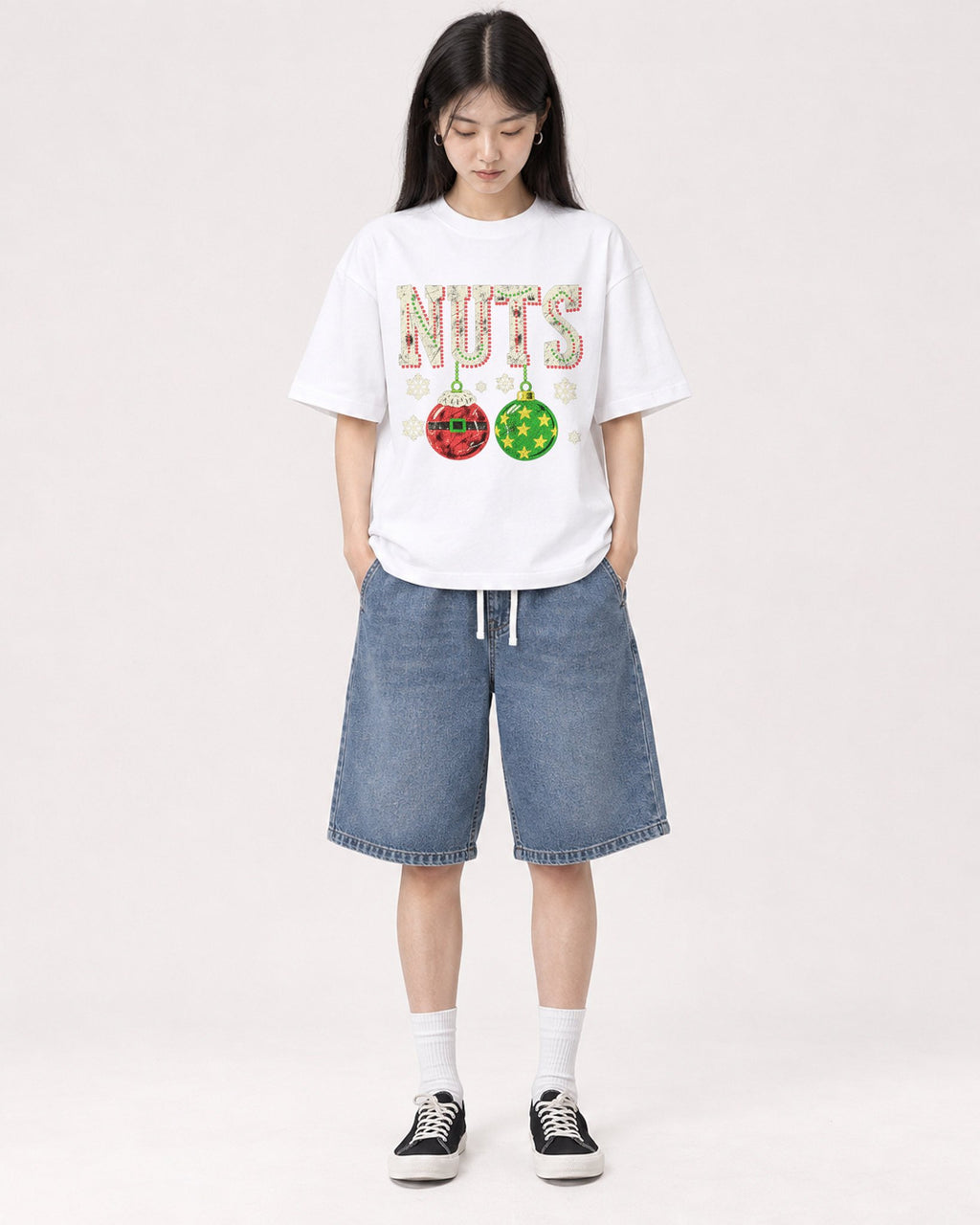 Mockup Boxy Heavyweight Tee White female full-body 01