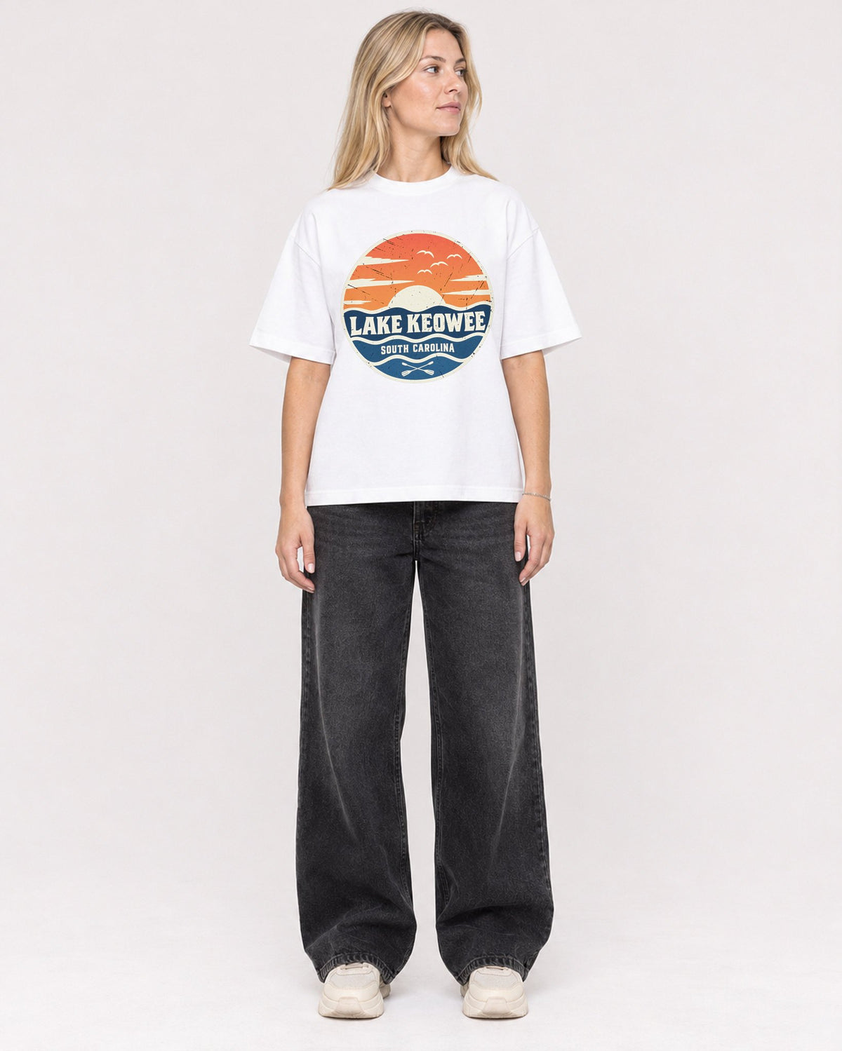 Mockup Boxy Heavyweight Tee White female full-body 08