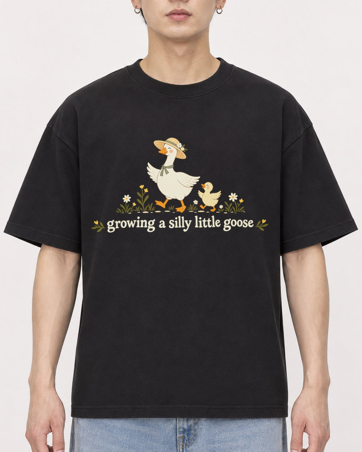 Mockup Boxy Heavyweight Tee Black male close-up 01