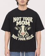 Mockup Boxy Heavyweight Tee Black male close-up 03