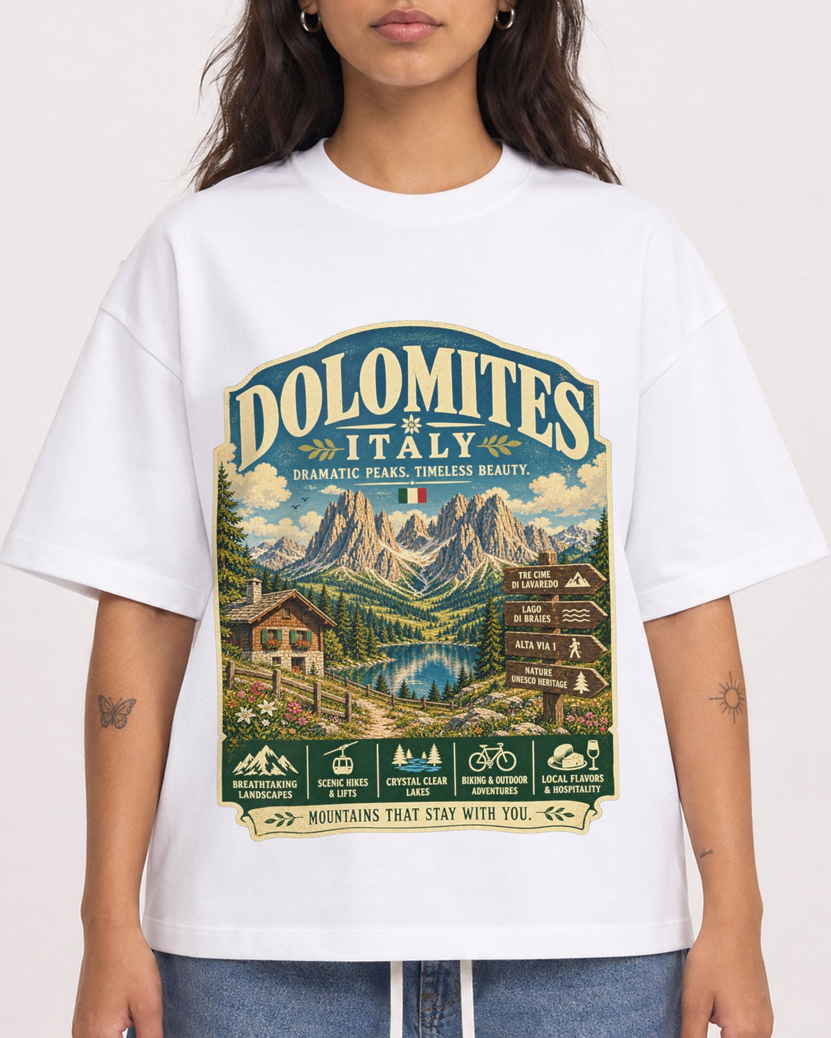 Mockup Boxy Heavyweight Tee White female close-up 06