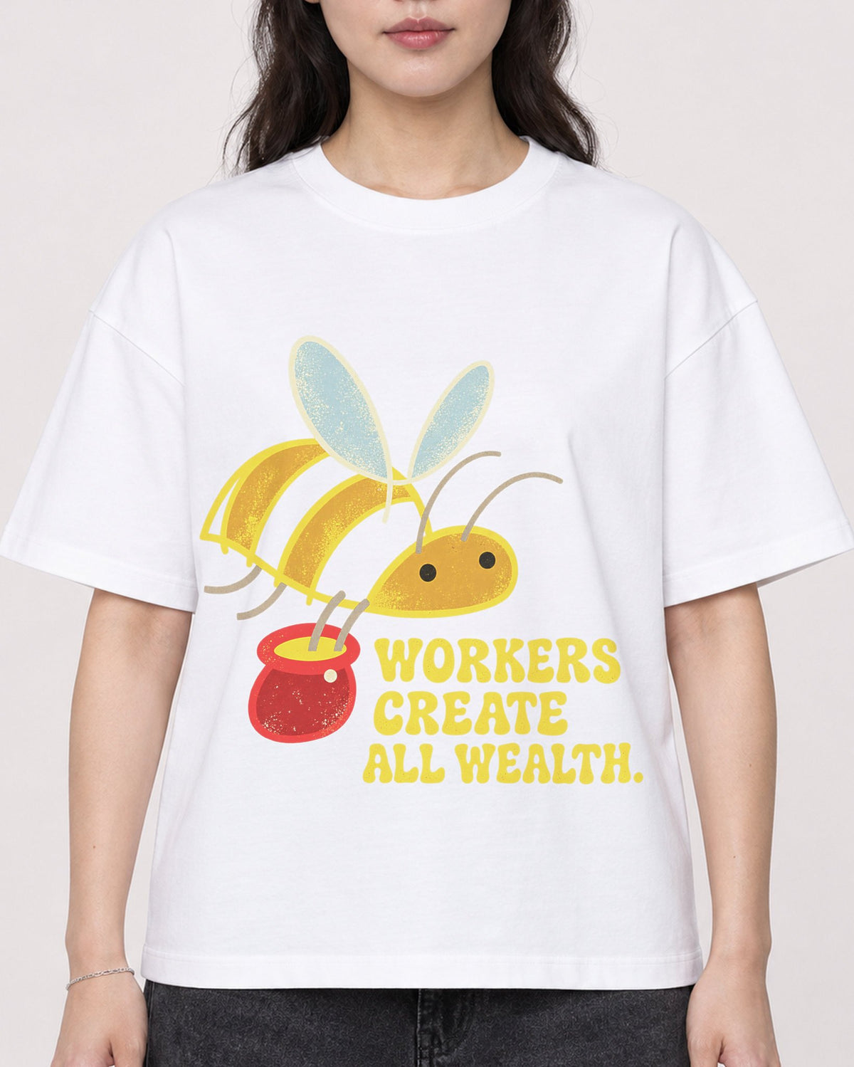 Mockup Boxy Heavyweight Tee White female close-up 03