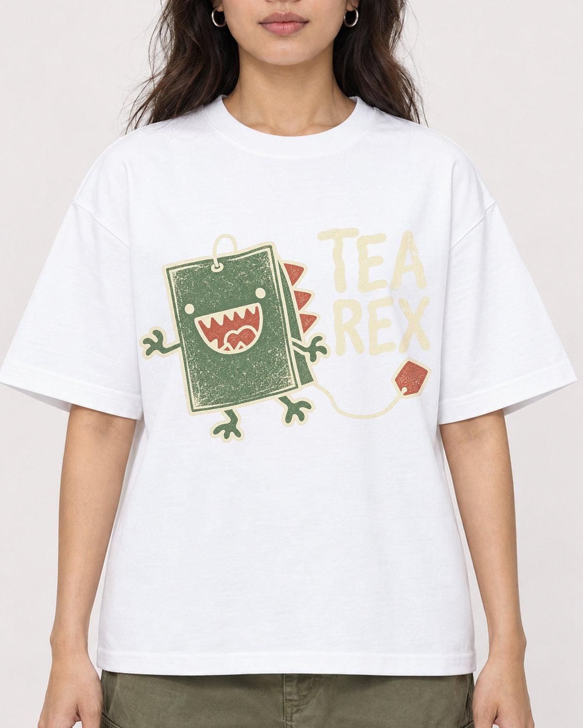 Mockup Boxy Heavyweight Tee White female close-up 02