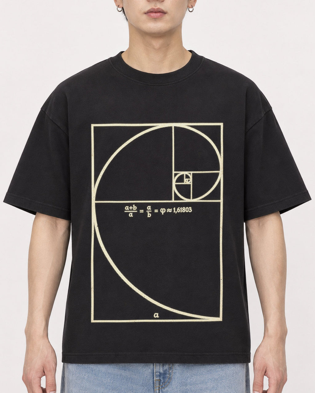 Mockup Boxy Heavyweight Tee Black male close-up 01