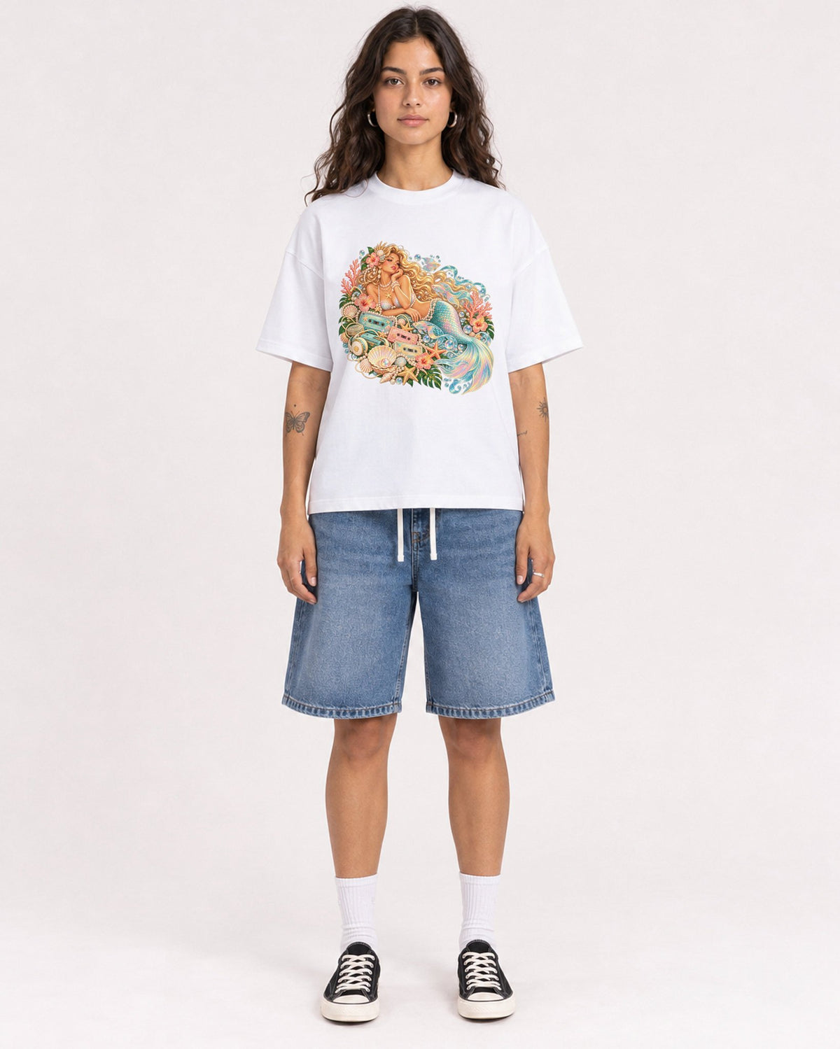 Mockup Boxy Heavyweight Tee White female full-body 06