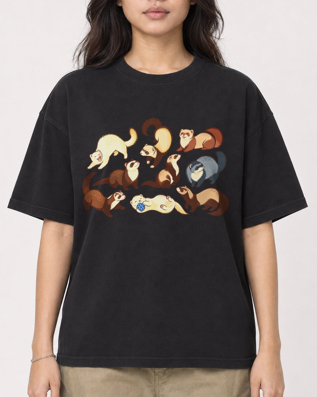 Mockup Boxy Heavyweight Tee Black female close-up 02