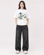Mockup Boxy Heavyweight Tee White female full-body 03
