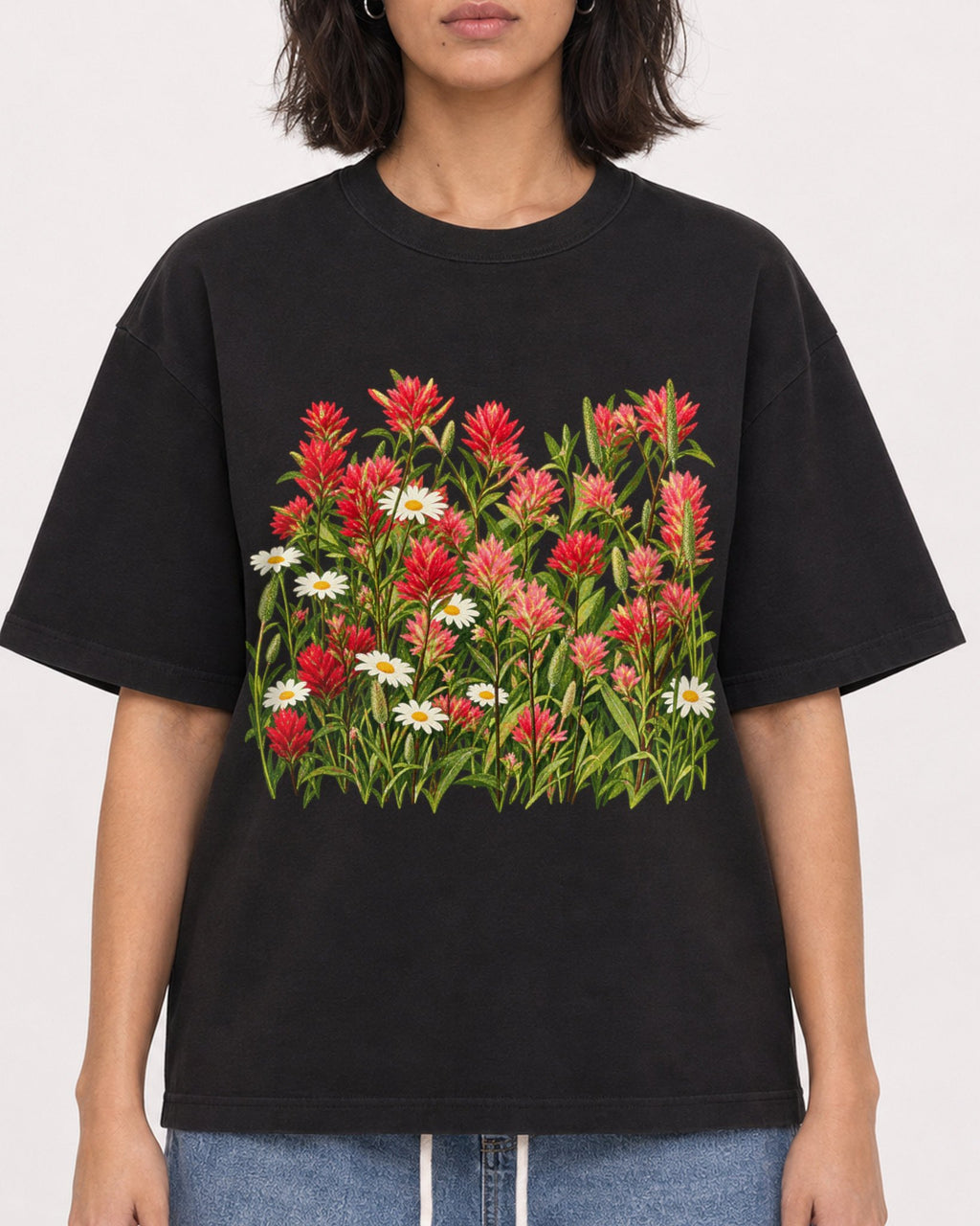 Mockup Boxy Heavyweight Tee Black female close-up 37