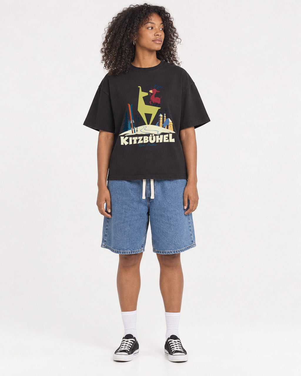 Mockup Boxy Heavyweight Tee Black female full-body 05