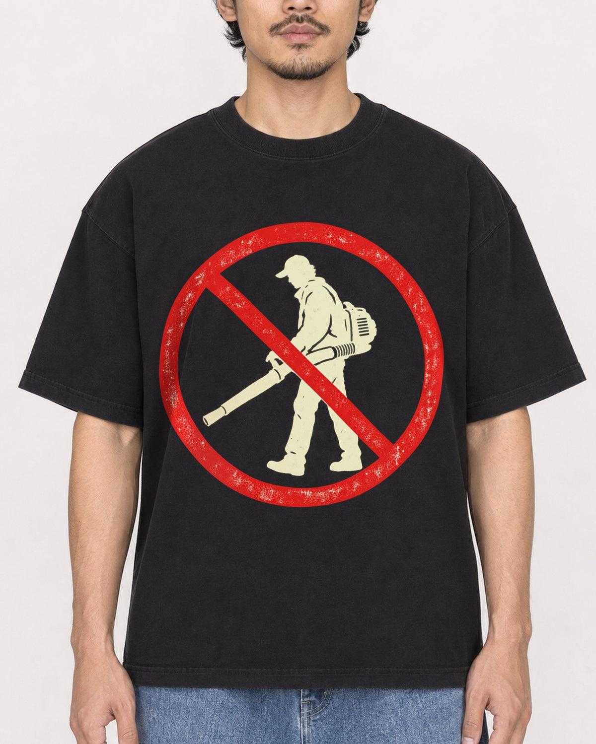 Mockup Boxy Heavyweight Tee Black male close-up 02