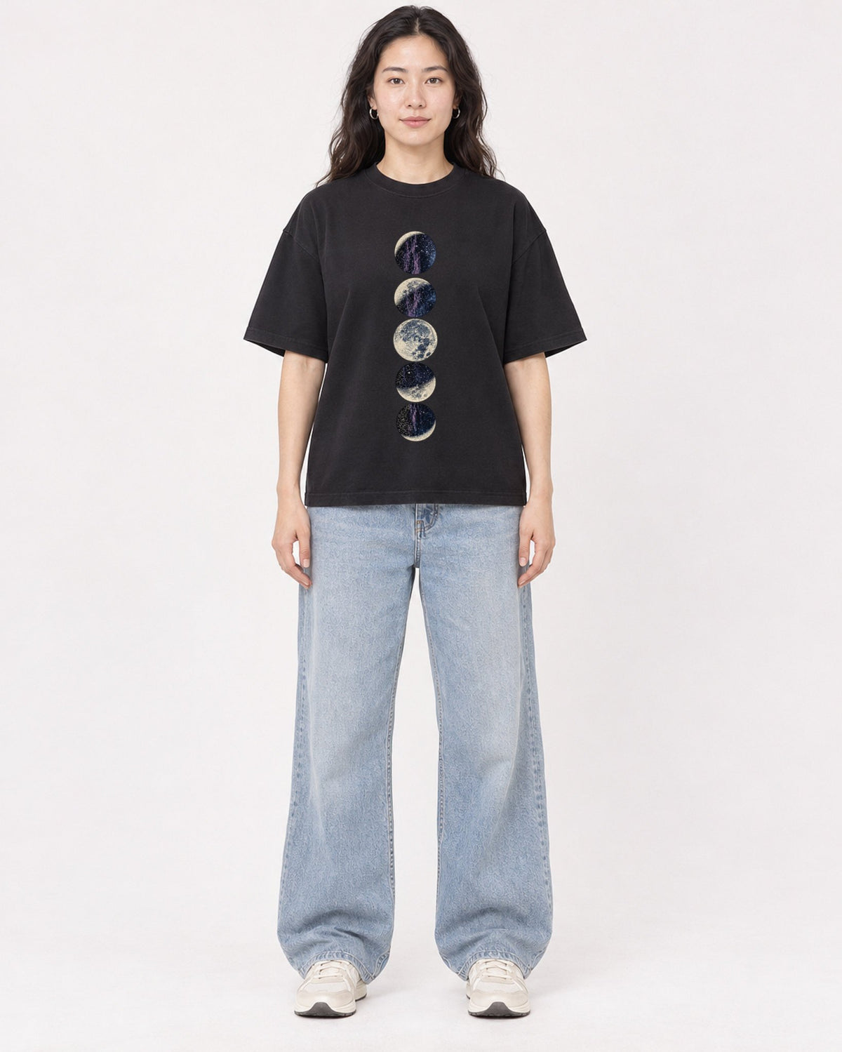 Mockup Boxy Heavyweight Tee Black female full-body 03