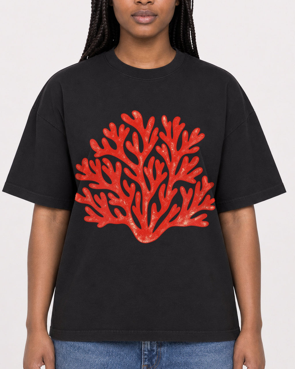 Mockup Boxy Heavyweight Tee Black female close-up 04
