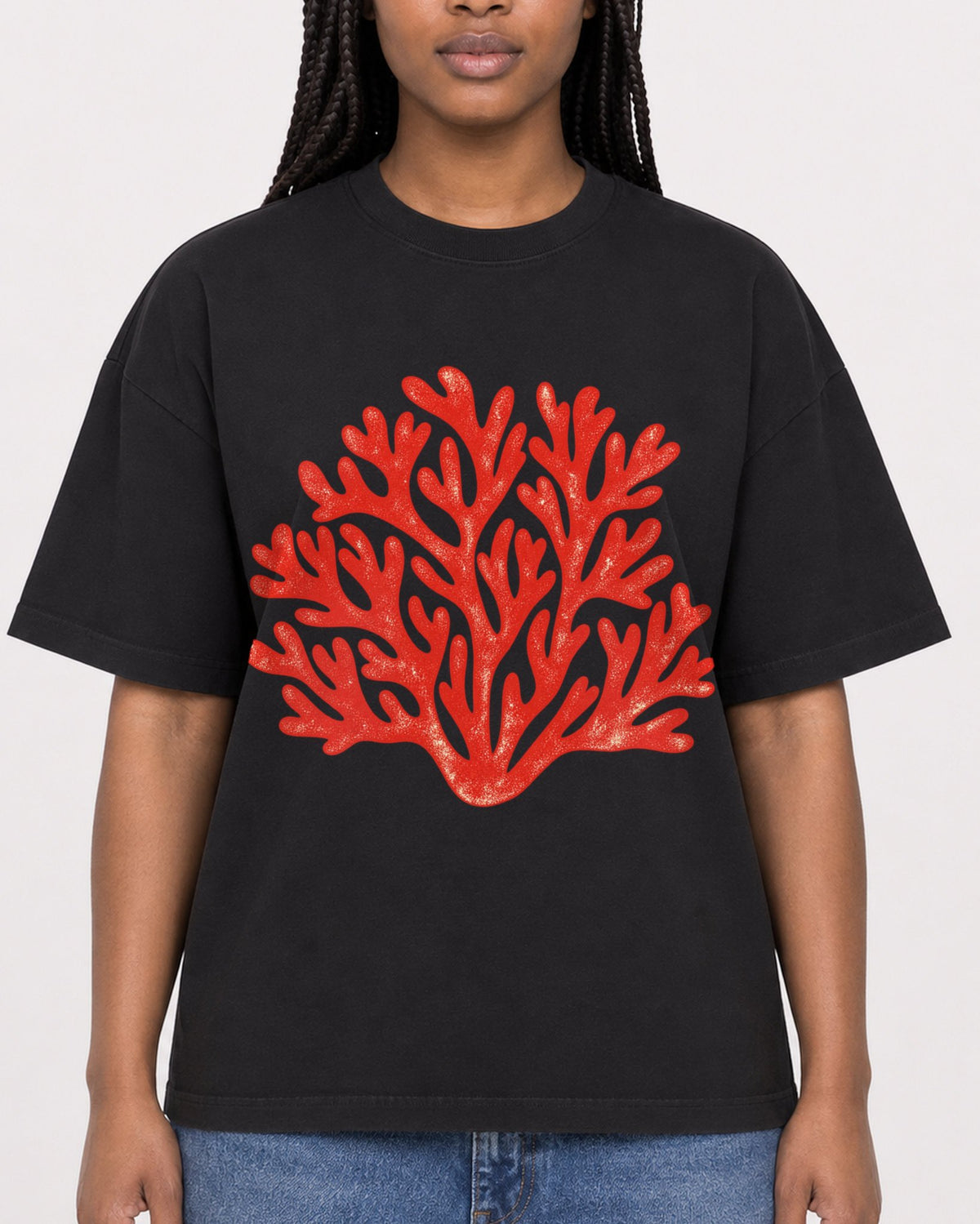 Mockup Boxy Heavyweight Tee Black female close-up 04
