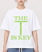 Mockup Boxy Heavyweight Tee White female close-up 41