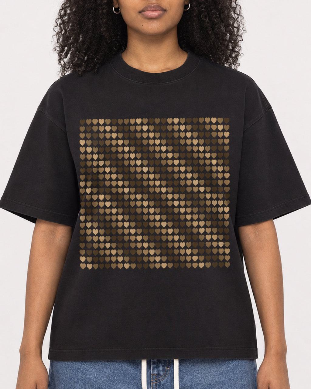 Mockup Boxy Heavyweight Tee Black female close-up 05