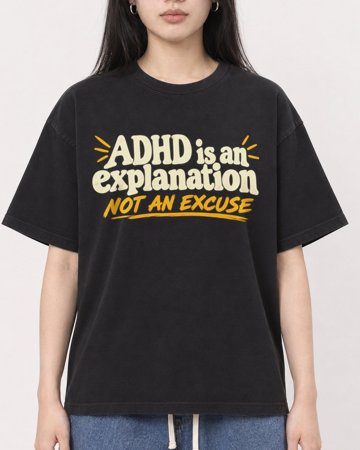 Mockup Boxy Heavyweight Tee Black female close-up 01