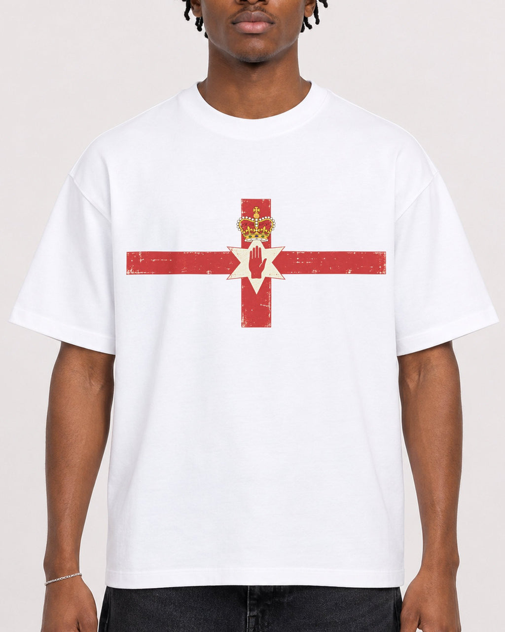 Mockup Boxy Heavyweight Tee White male close-up 05