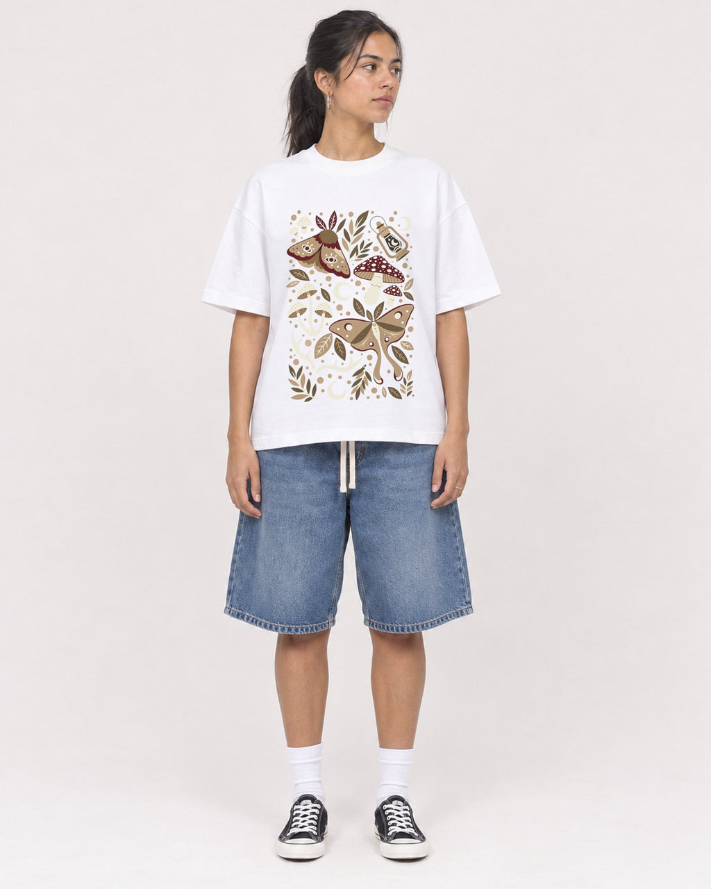 Mockup Boxy Heavyweight Tee White female full-body 16