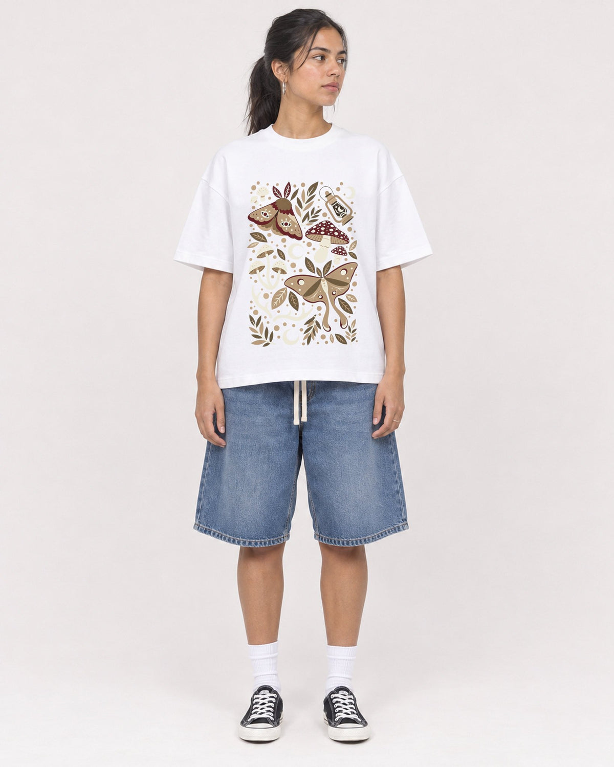 Mockup Boxy Heavyweight Tee White female full-body 16