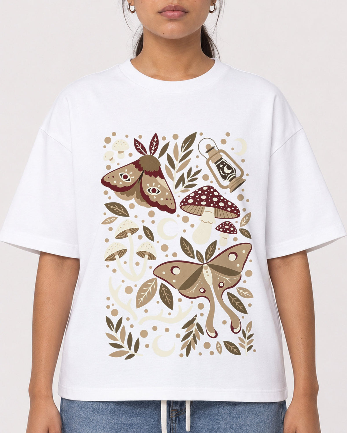 Mockup Boxy Heavyweight Tee White female close-up 16