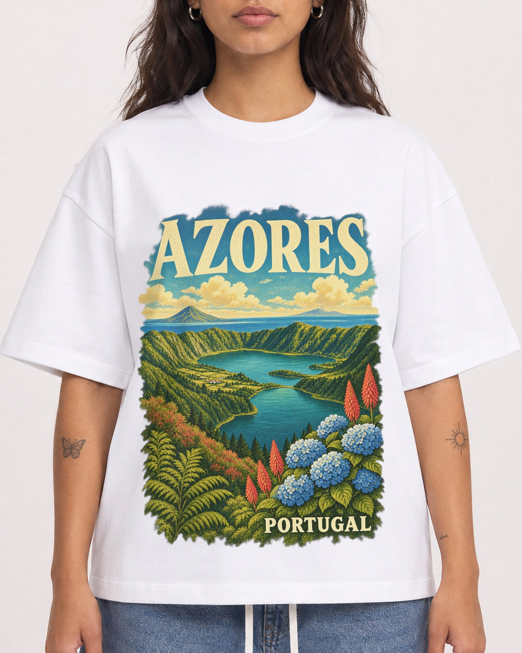Mockup Boxy Heavyweight Tee White female close-up 06