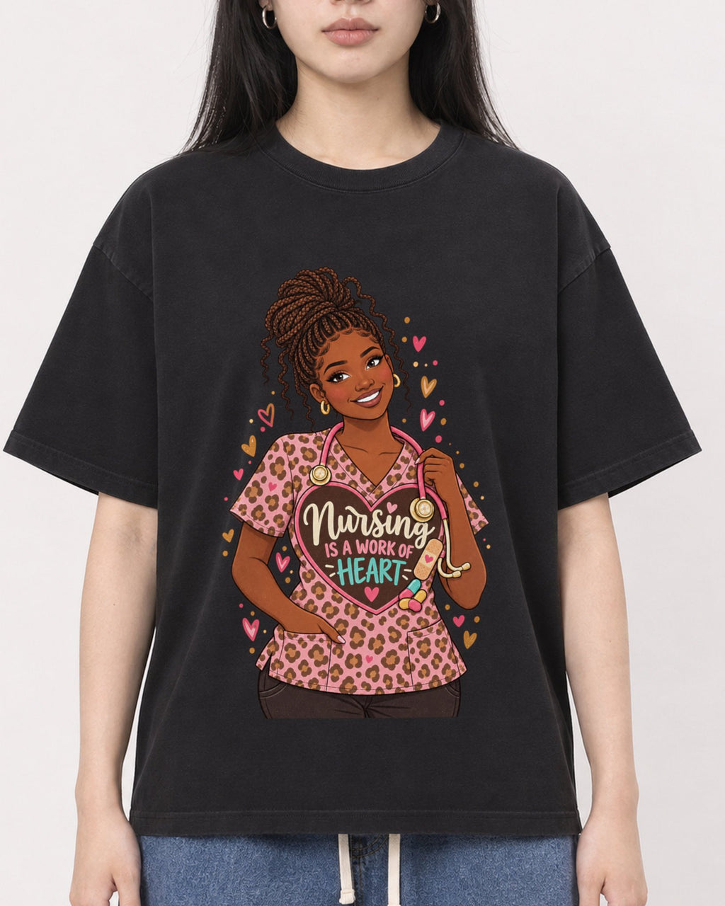 Mockup Boxy Heavyweight Tee Black female close-up 01