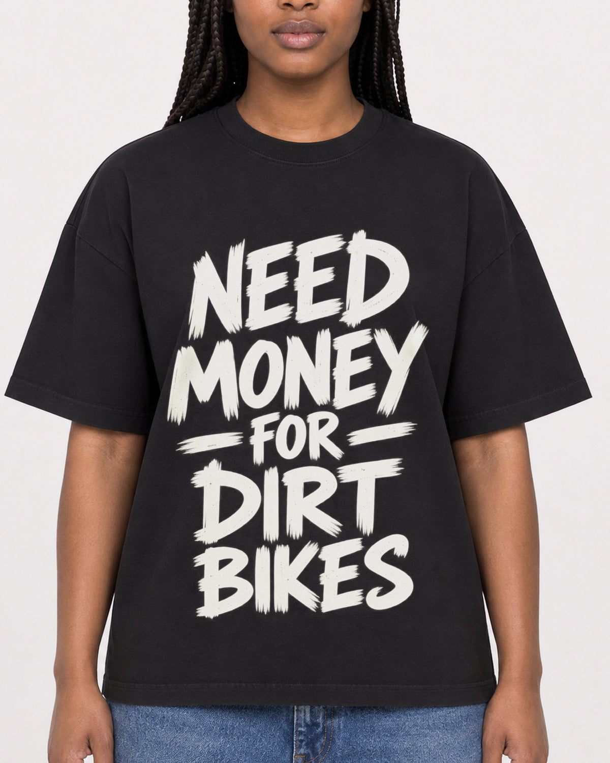 Mockup Boxy Heavyweight Tee Black female close-up 04