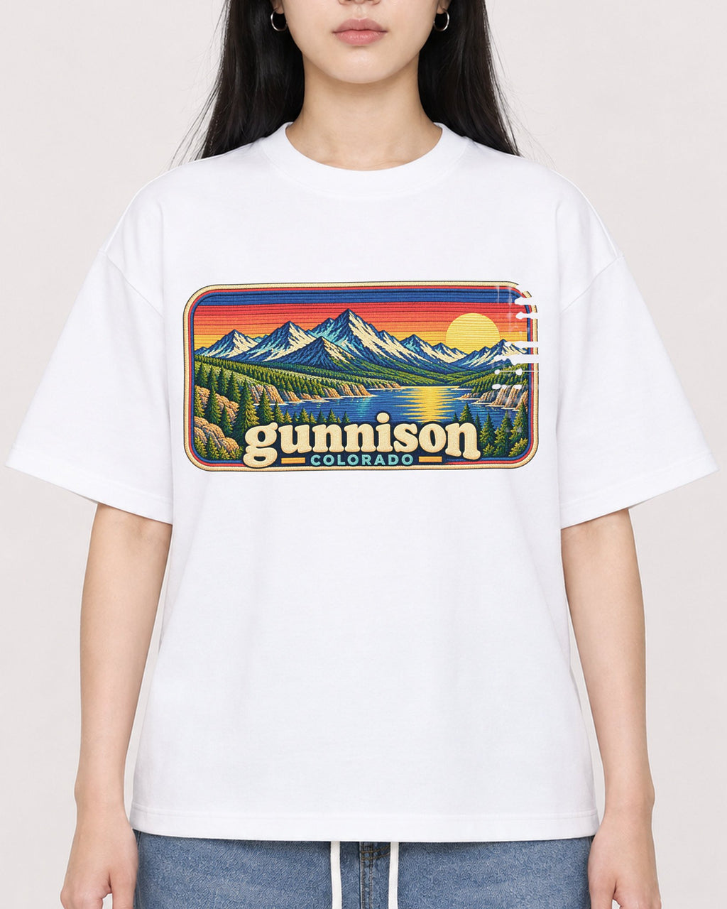 Mockup Boxy Heavyweight Tee White female close-up 01