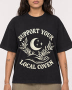 Mockup Boxy Heavyweight Tee Black female close-up 06