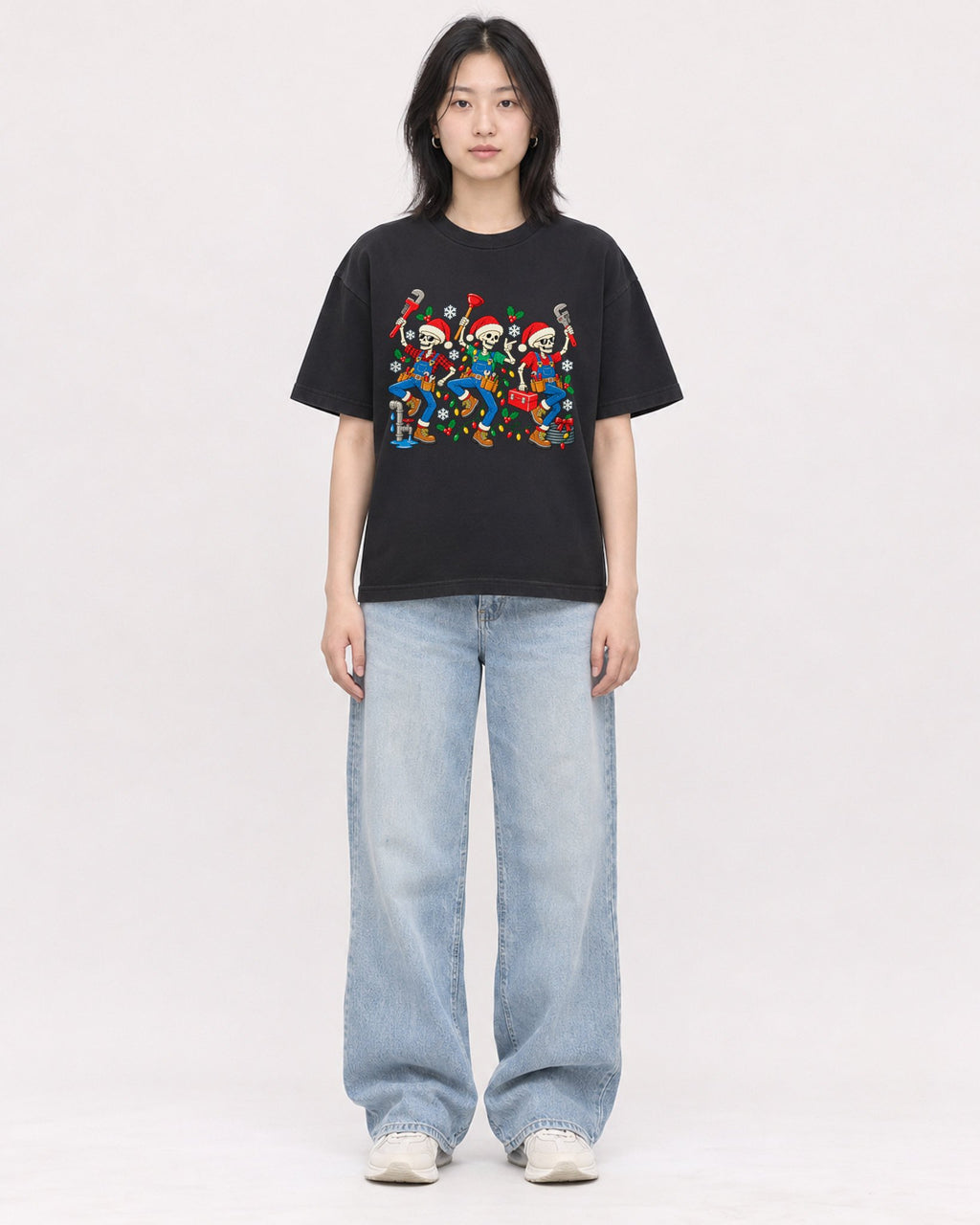 Mockup Boxy Heavyweight Tee Black female full-body 31
