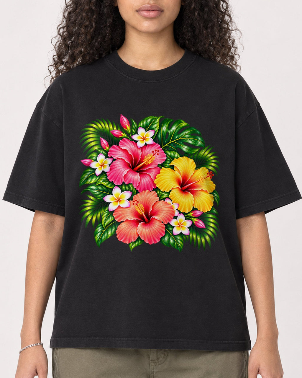 Mockup Boxy Heavyweight Tee Black female close-up 10