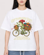 Mockup Boxy Heavyweight Tee White female close-up 01