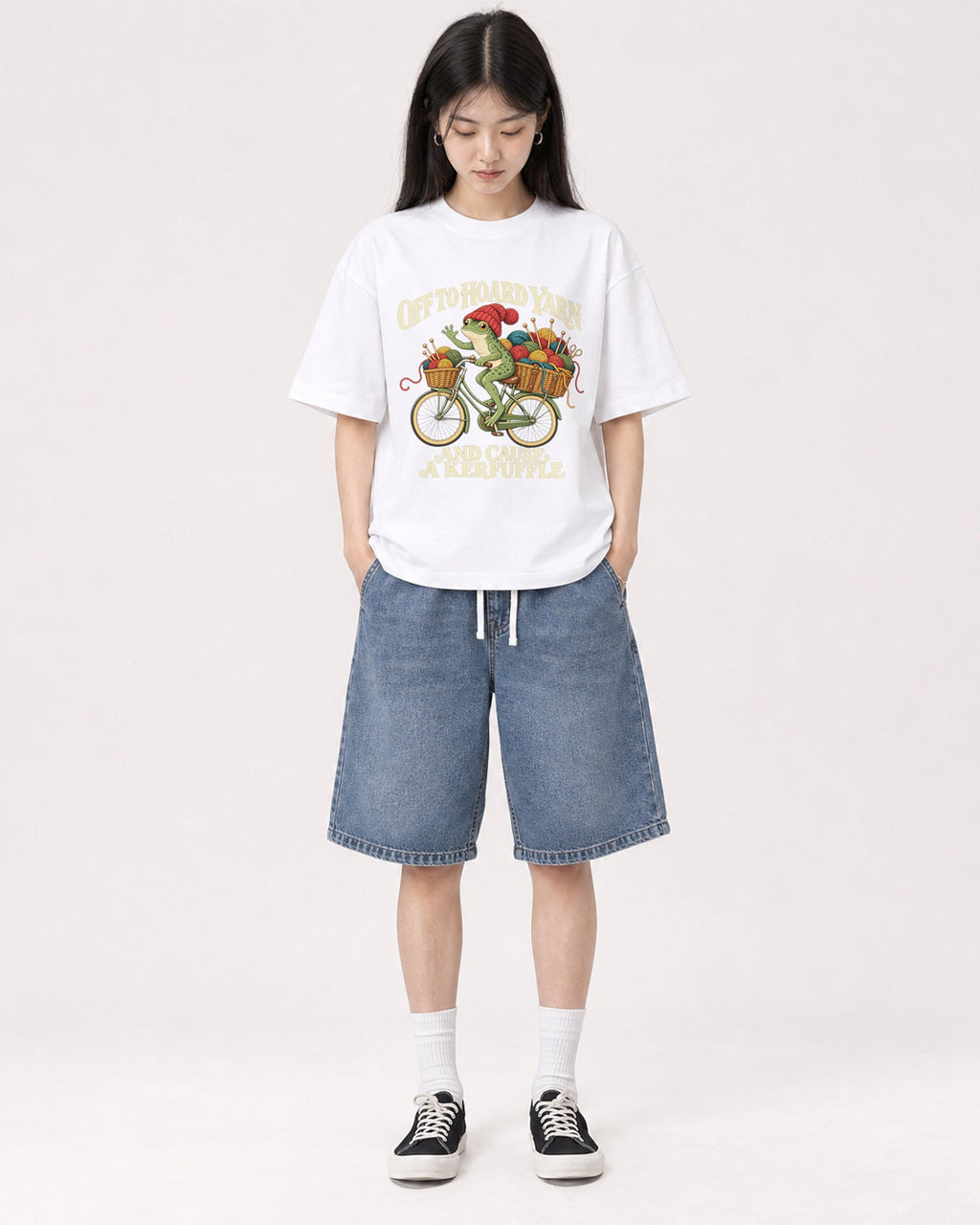 Mockup Boxy Heavyweight Tee White female full-body 01