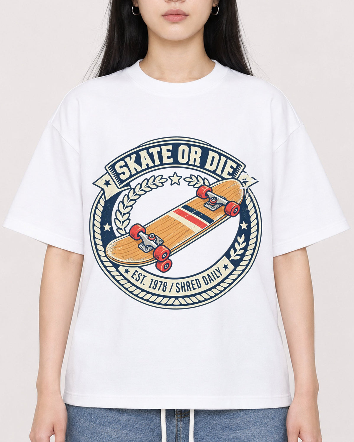 Mockup Boxy Heavyweight Tee White female close-up 01