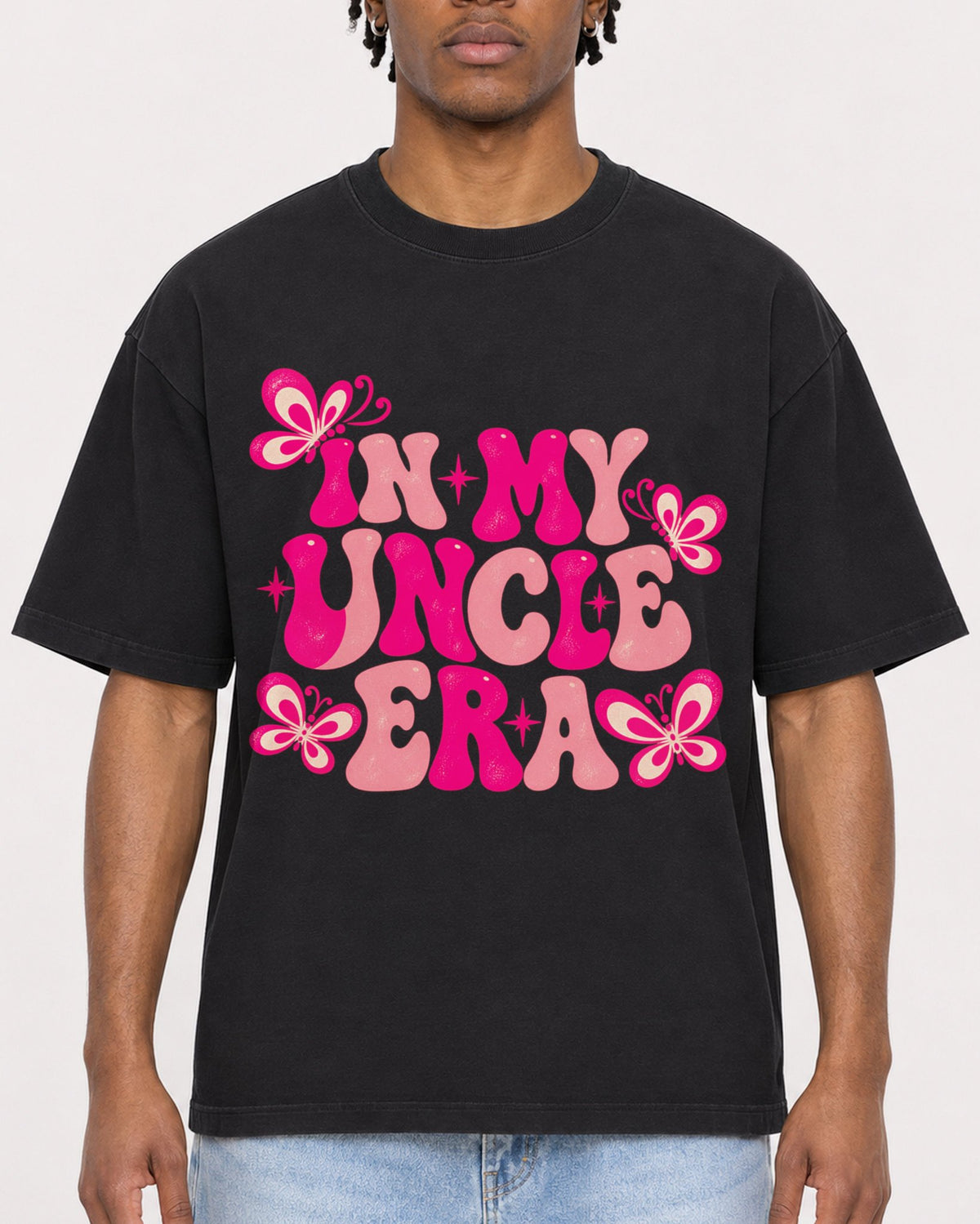 Mockup Boxy Heavyweight Tee Black male close-up 05