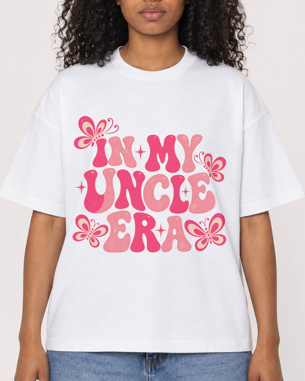 Mockup Boxy Heavyweight Tee White female close-up 05