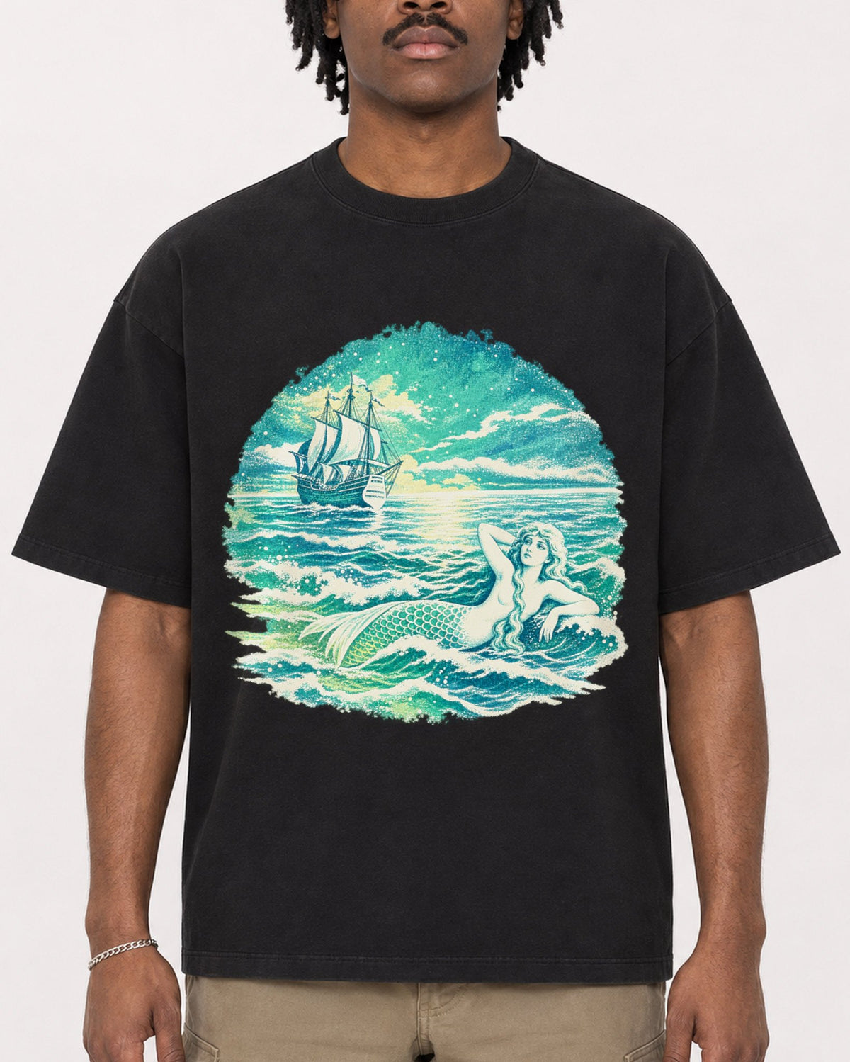 Mockup Boxy Heavyweight Tee Black male close-up 04