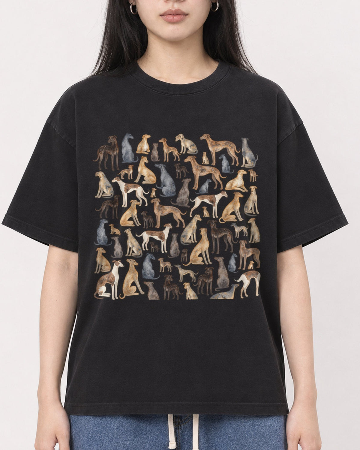 Mockup Boxy Heavyweight Tee Black female close-up 01