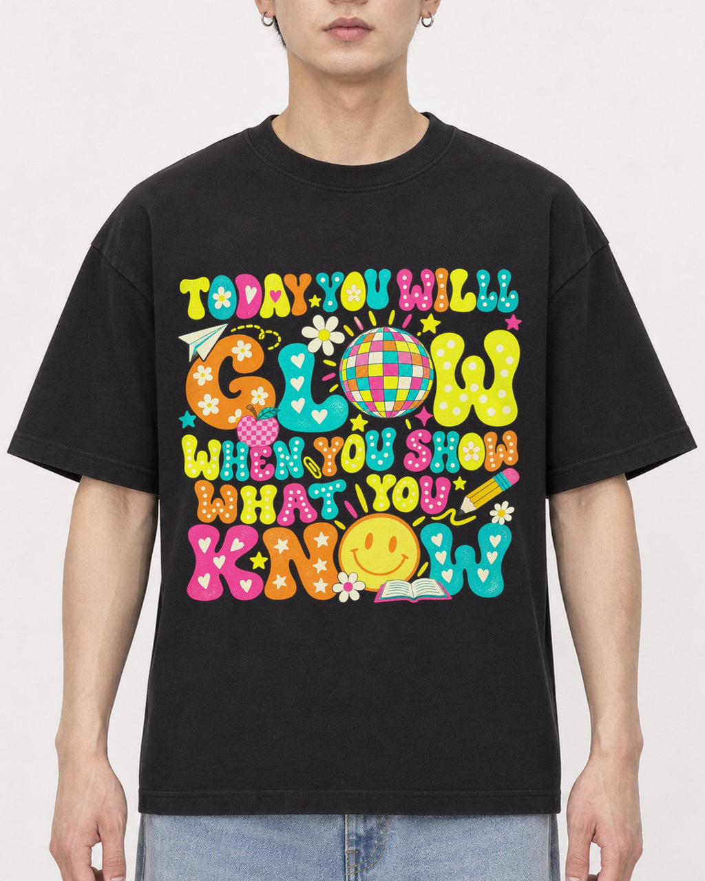 Mockup Boxy Heavyweight Tee Black male close-up 01