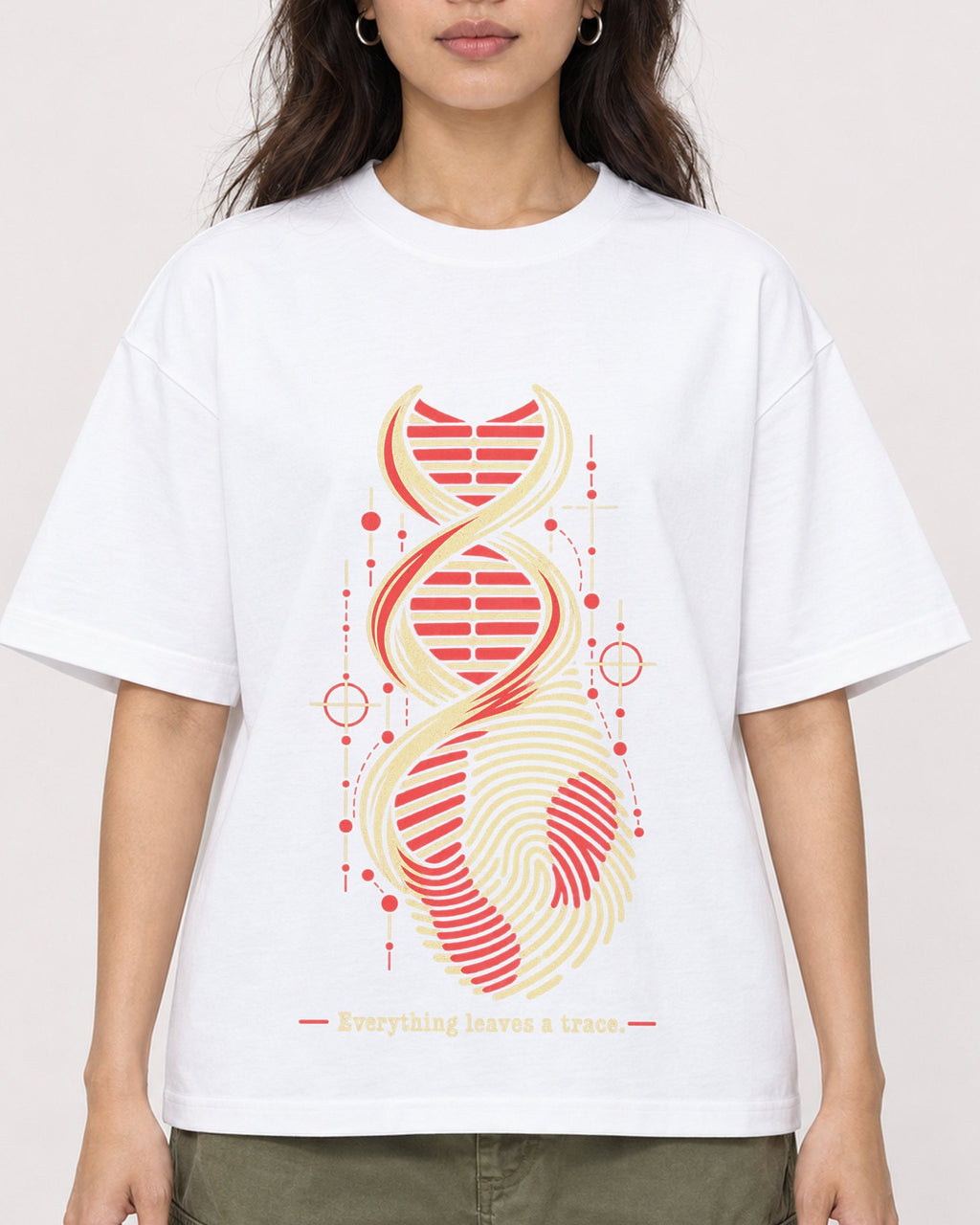 Mockup Boxy Heavyweight Tee White female close-up 02