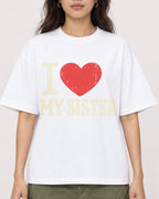 Mockup Boxy Heavyweight Tee White female close-up 02