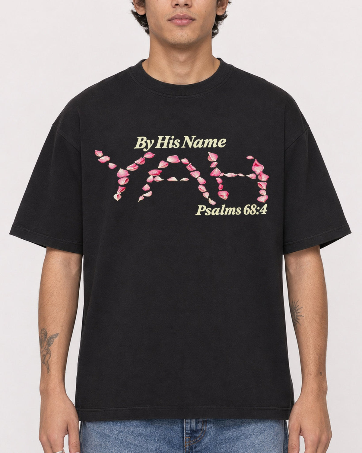 Mockup Boxy Heavyweight Tee Black male close-up 06